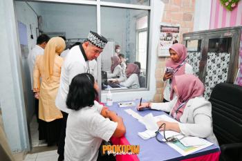 Bupati Dendi Ramadhona Dampingi Pj Gubernur Lampung dalam Agenda Monitoring Pelayanan Kesehatan Gratis di Puskesmas Gedong Tataan 